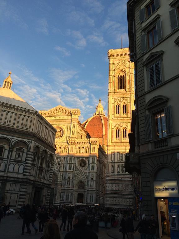 Tourist House Duomo Hotel Firenze Bagian luar foto